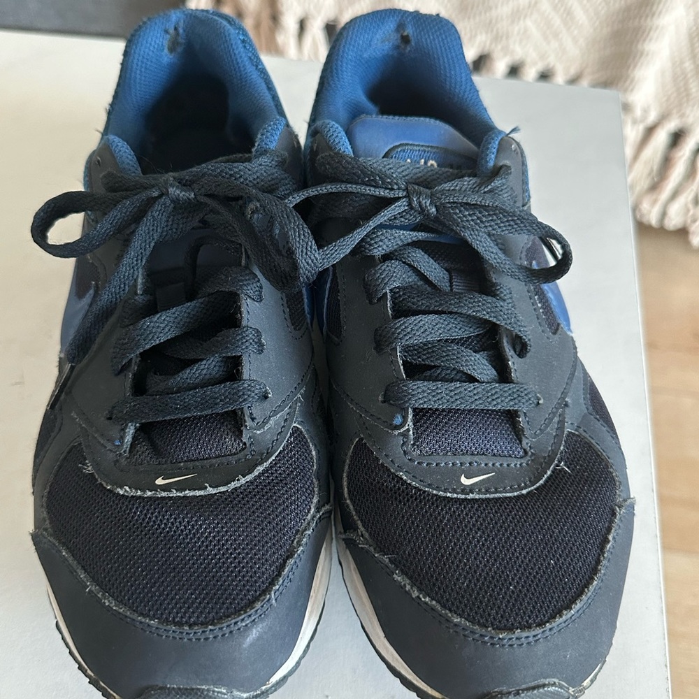 Nike boy shoes